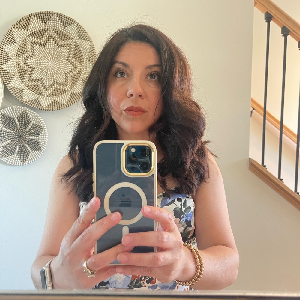 Meet your Posher, Yesenia